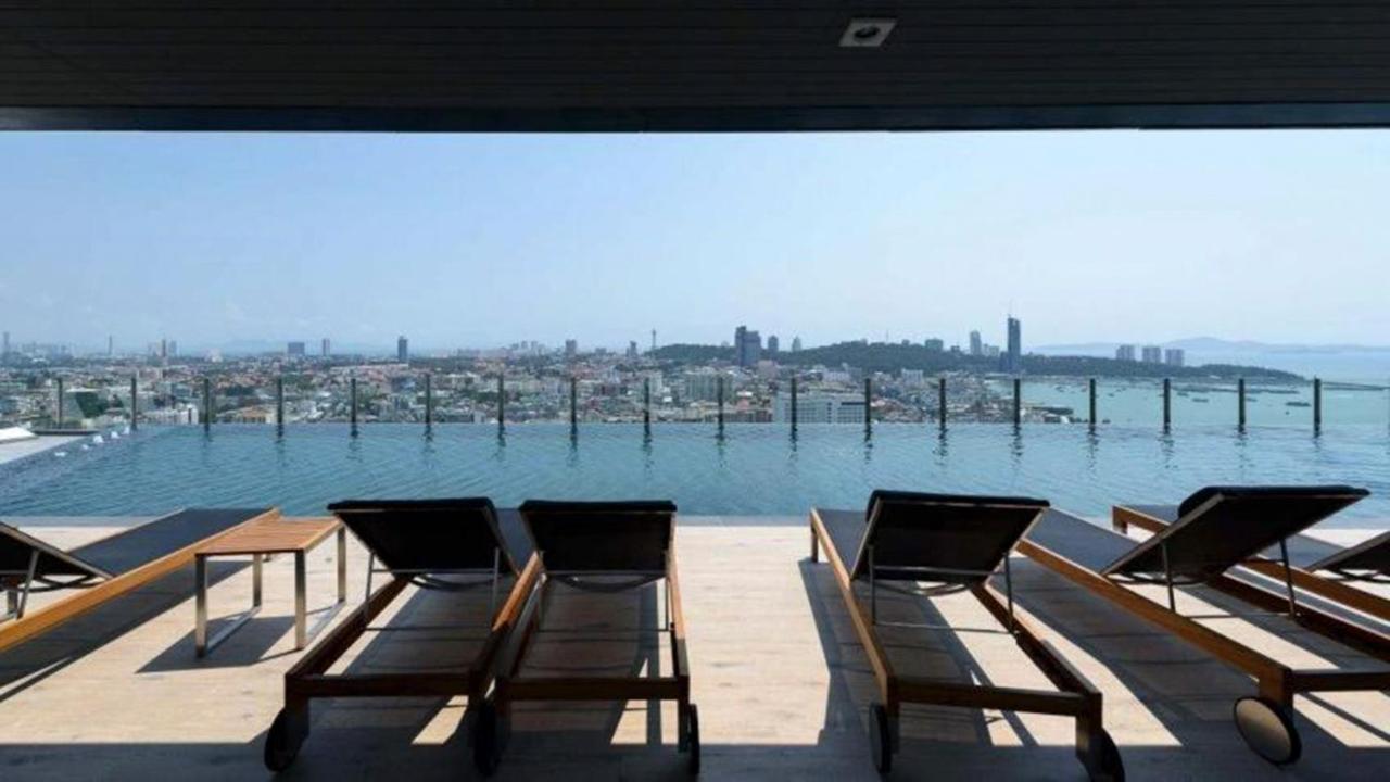The Base Central Apartments Патая Екстериор снимка