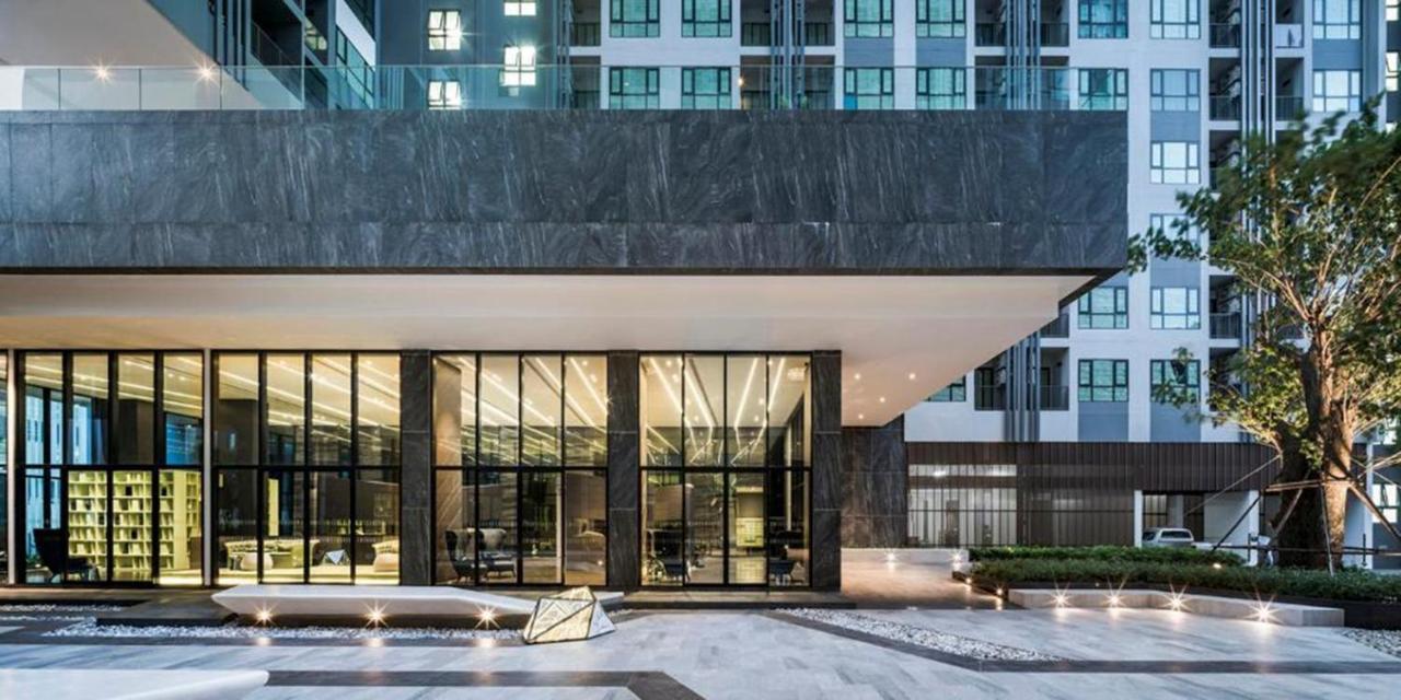 The Base Central Apartments Патая Екстериор снимка